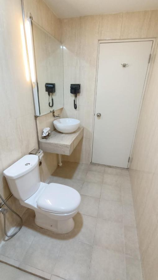 Oyo 90457 Borneo Eco-House Hashtag 12 Boutique Hotel Kota Kinabalu Exterior photo